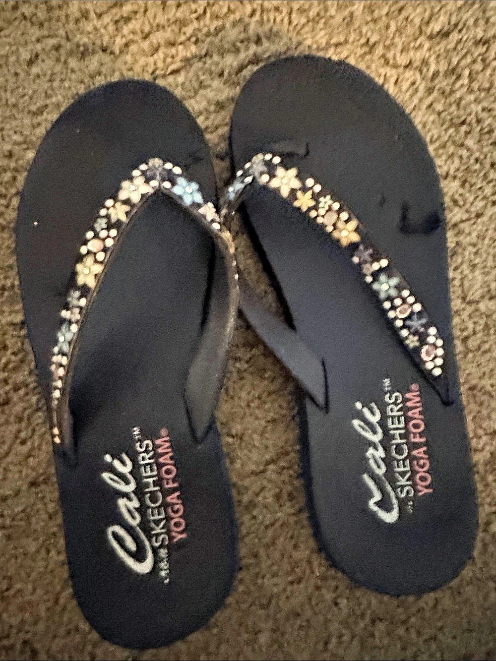 Sketchers women’s flip flops yoga foam size 8.5-10
